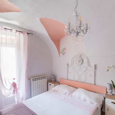 Dussaiga - Camera Delle Rose Dolceacqua Kültér fotó